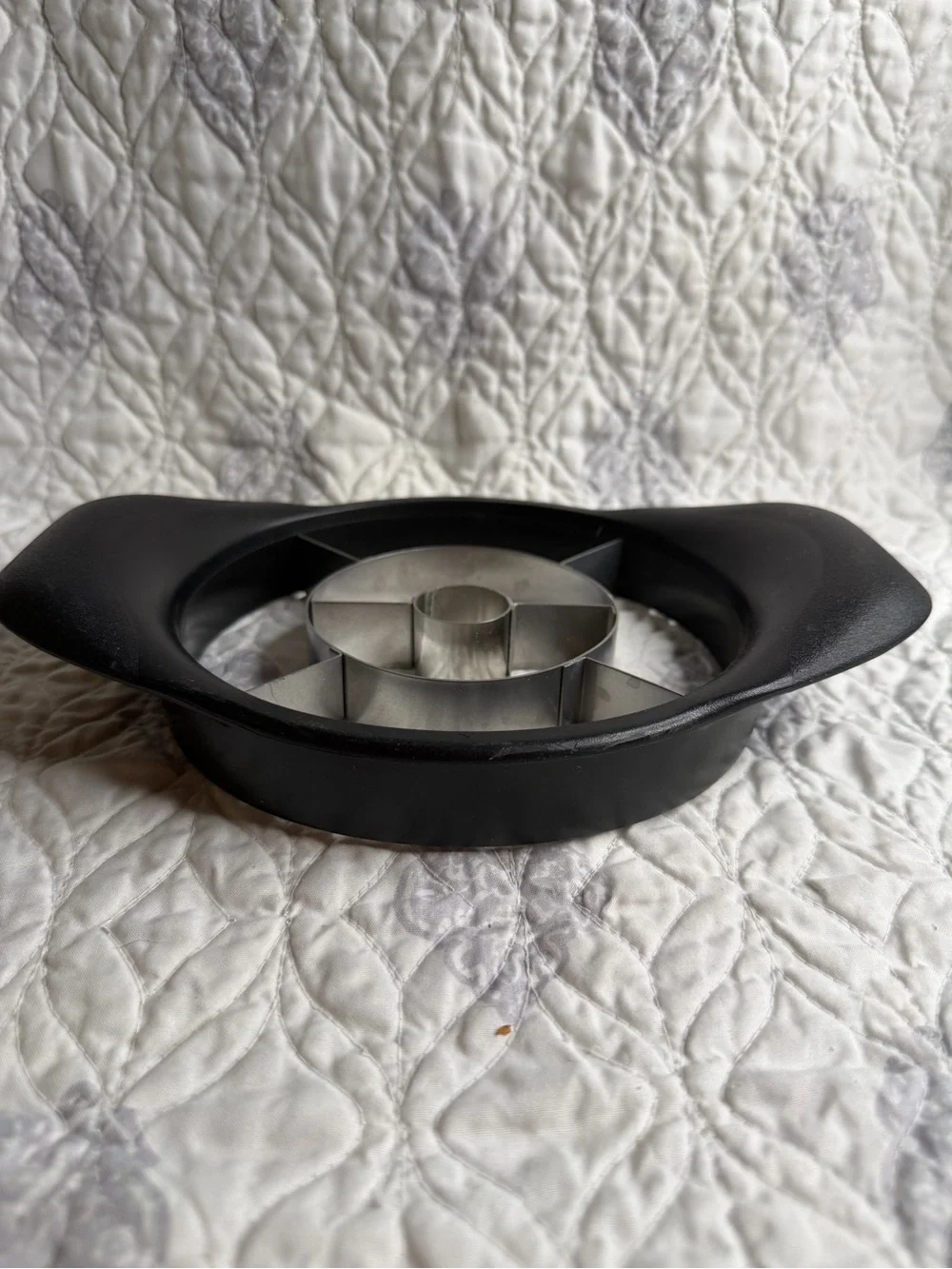 Pampered Chef Black Apple Corer and Slicer